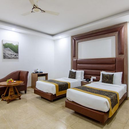 ניו דלהי Hotel Lohmod At National Highway 8 - Free Airport Transffer מראה חיצוני תמונה
