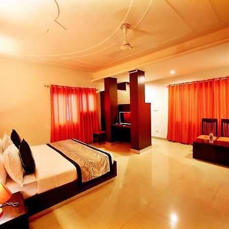 ניו דלהי Hotel Lohmod At National Highway 8 - Free Airport Transffer מראה חיצוני תמונה