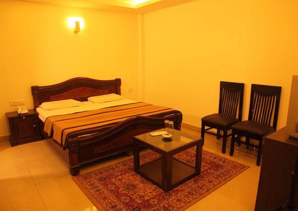 ניו דלהי Hotel Lohmod At National Highway 8 - Free Airport Transffer מראה חיצוני תמונה