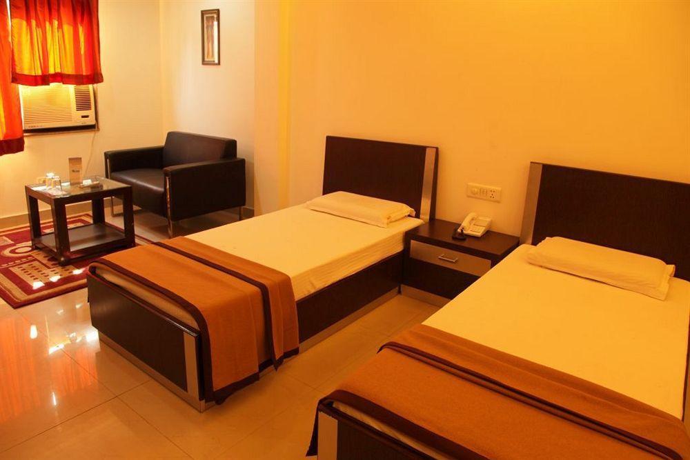 ניו דלהי Hotel Lohmod At National Highway 8 - Free Airport Transffer מראה חיצוני תמונה