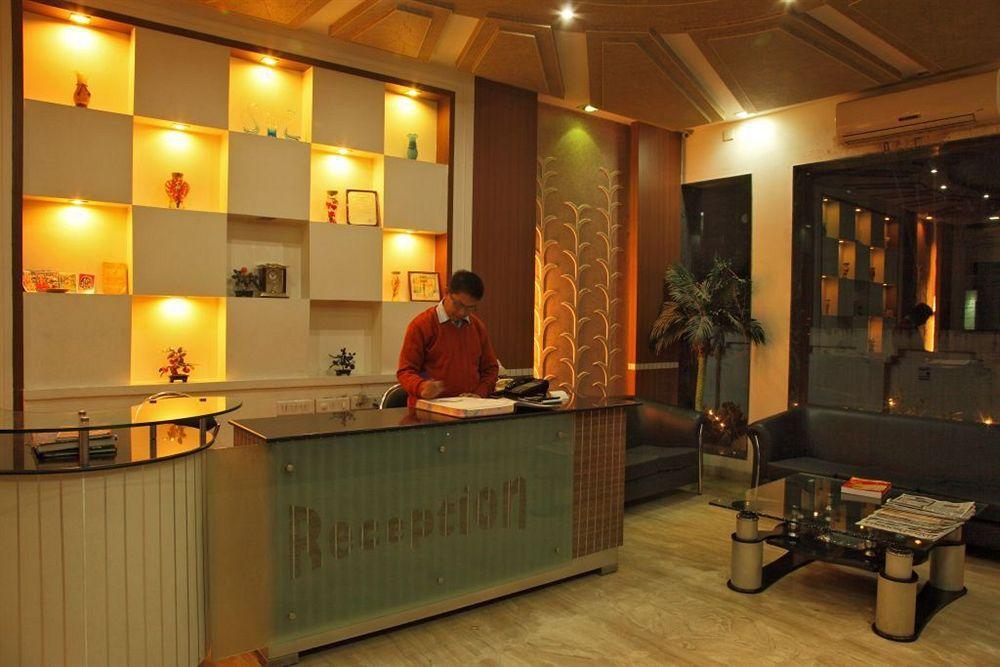 ניו דלהי Hotel Lohmod At National Highway 8 - Free Airport Transffer מראה חיצוני תמונה