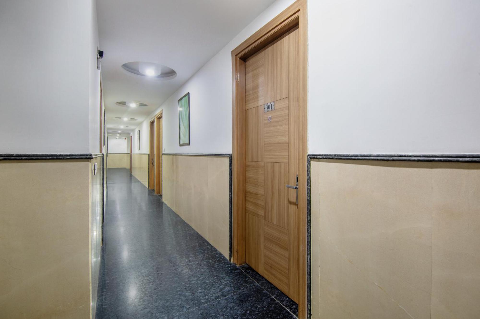 ניו דלהי Hotel Lohmod At National Highway 8 - Free Airport Transffer מראה חיצוני תמונה