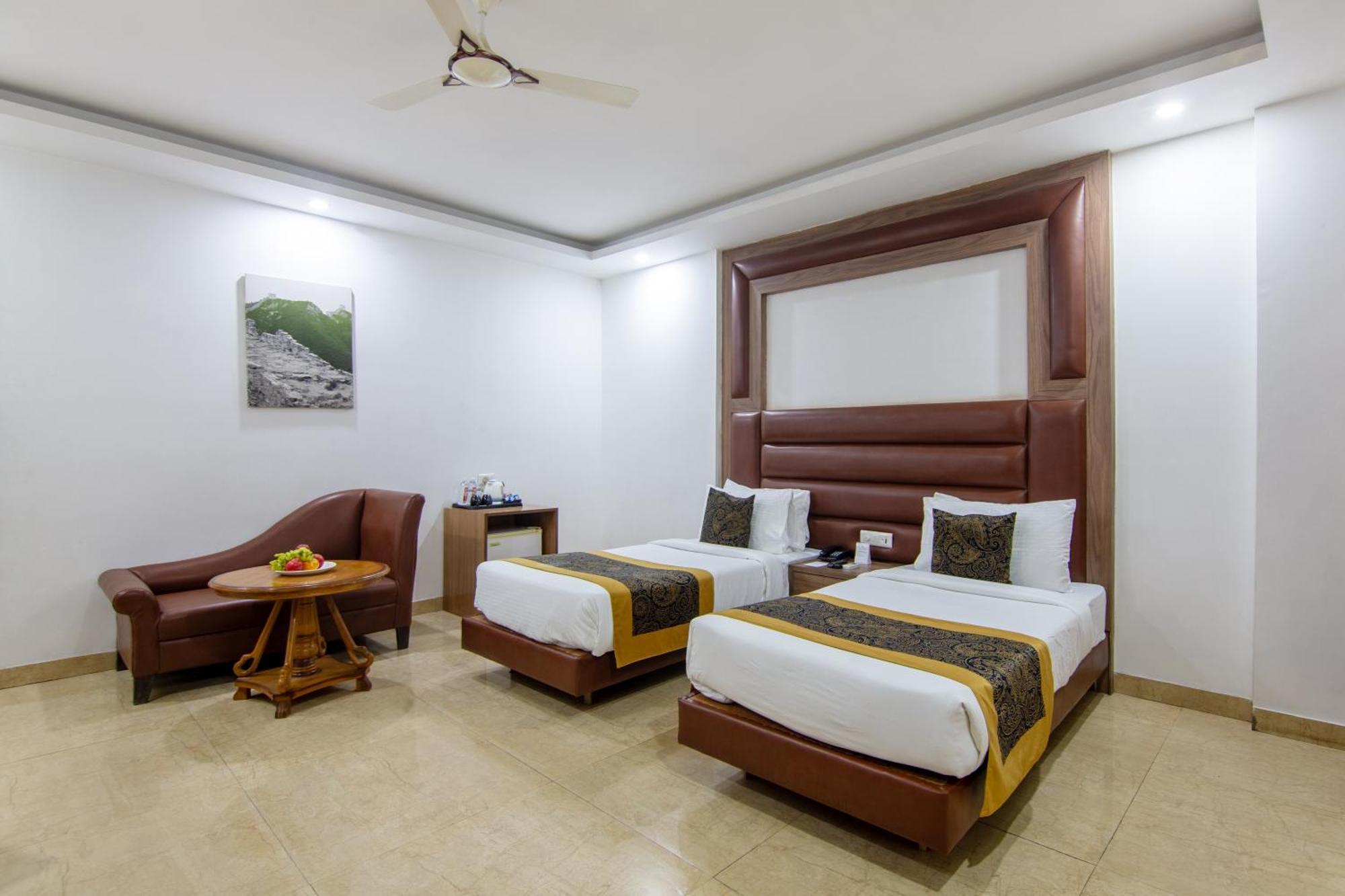 ניו דלהי Hotel Lohmod At National Highway 8 - Free Airport Transffer מראה חיצוני תמונה