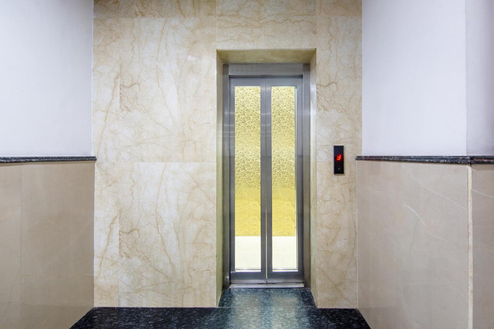 ניו דלהי Hotel Lohmod At National Highway 8 - Free Airport Transffer מראה חיצוני תמונה