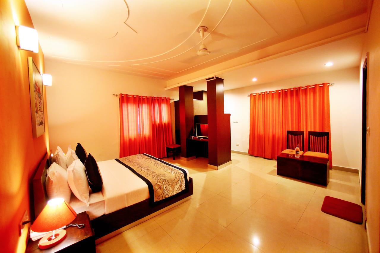 ניו דלהי Hotel Lohmod At National Highway 8 - Free Airport Transffer מראה חיצוני תמונה