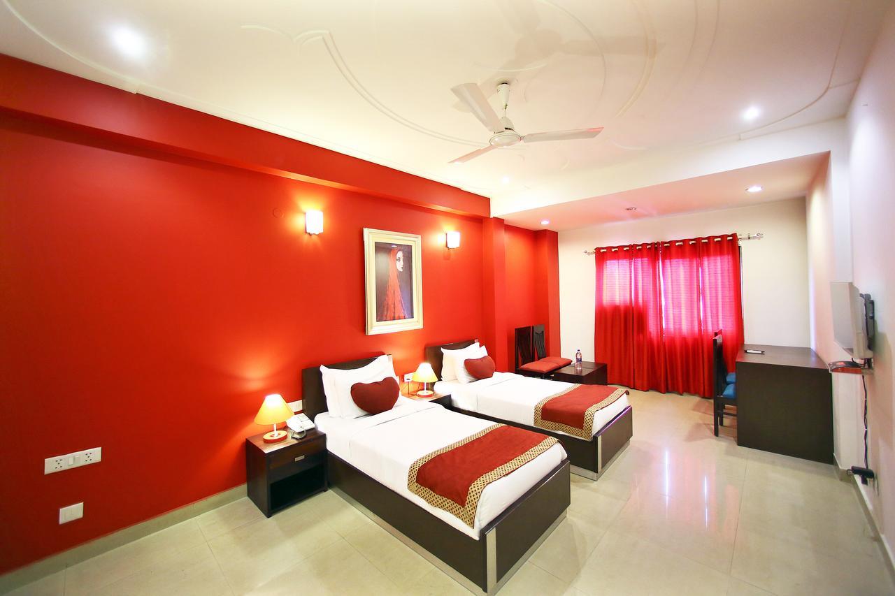ניו דלהי Hotel Lohmod At National Highway 8 - Free Airport Transffer מראה חיצוני תמונה