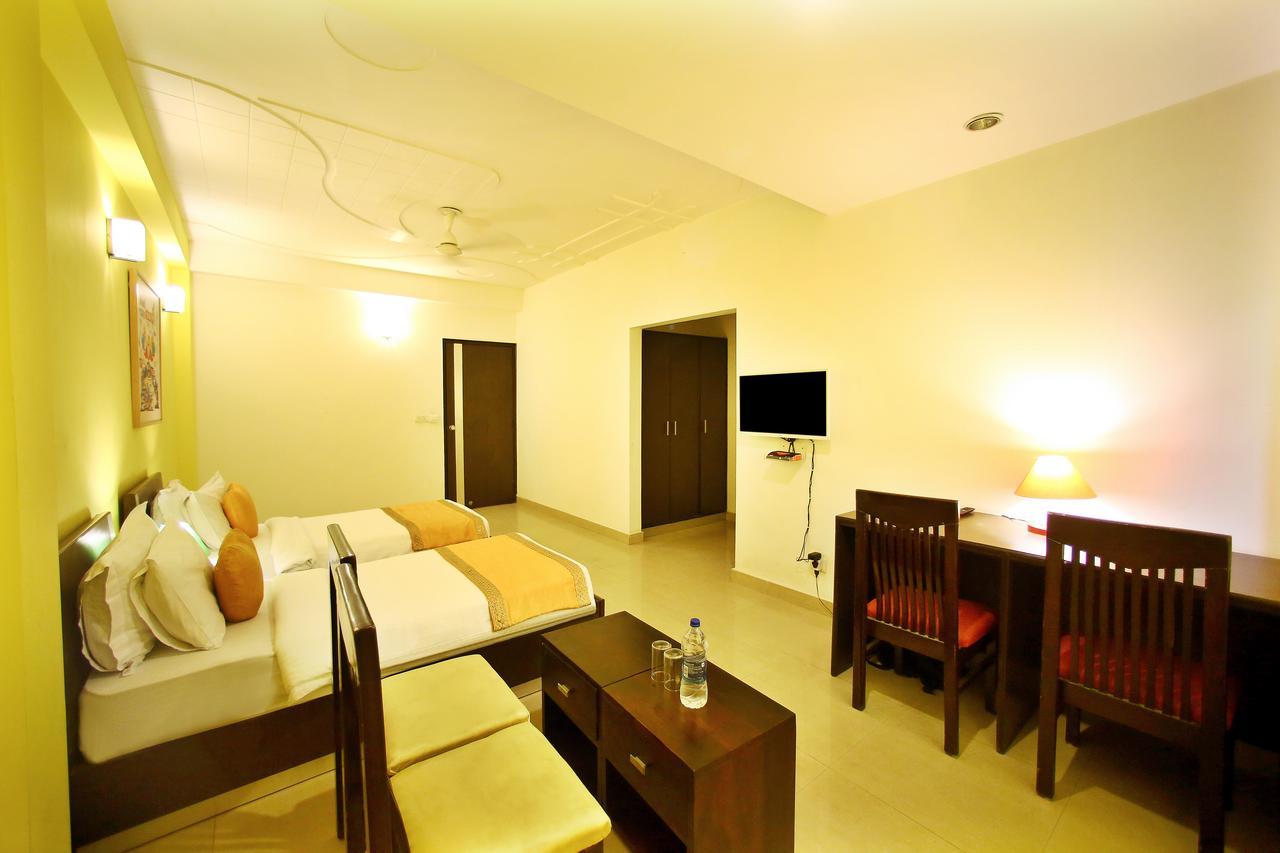 ניו דלהי Hotel Lohmod At National Highway 8 - Free Airport Transffer מראה חיצוני תמונה