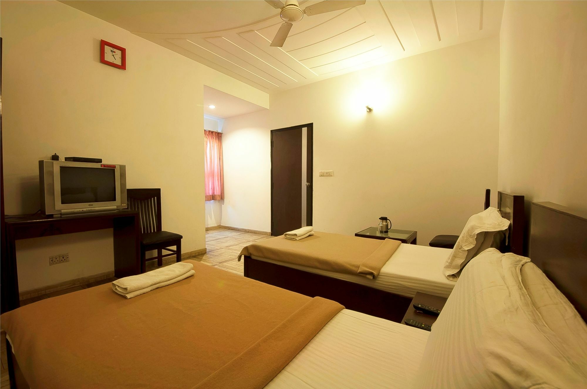 ניו דלהי Hotel Lohmod At National Highway 8 - Free Airport Transffer מראה חיצוני תמונה
